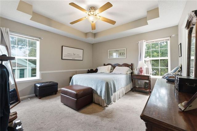 128 N Highland Drive, Raymore, MO 64083