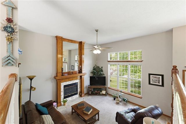 128 N Highland Drive, Raymore, MO 64083