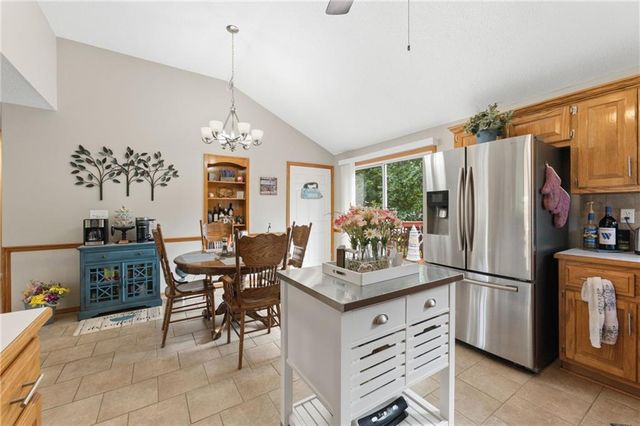 128 N Highland Drive, Raymore, MO 64083