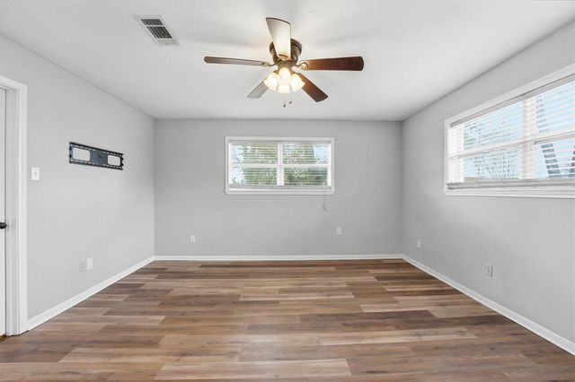 12675 Lake Conroe Hills Drive, Willis, TX 77318