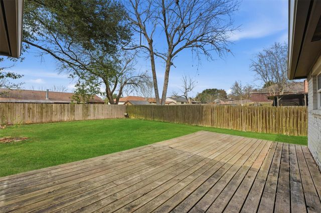 12675 Lake Conroe Hills Drive, Willis, TX 77318