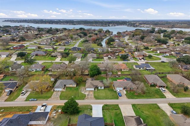 12675 Lake Conroe Hills Drive, Willis, TX 77318