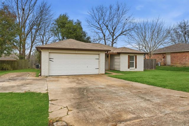 12675 Lake Conroe Hills Drive, Willis, TX 77318