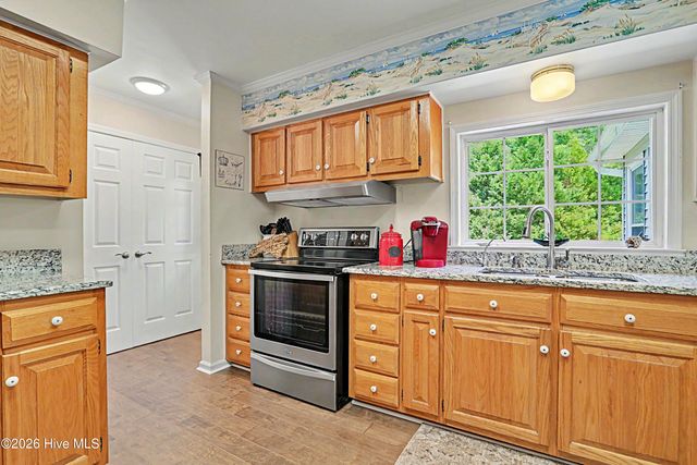 503 Groves Point Drive, Hampstead, NC 28443