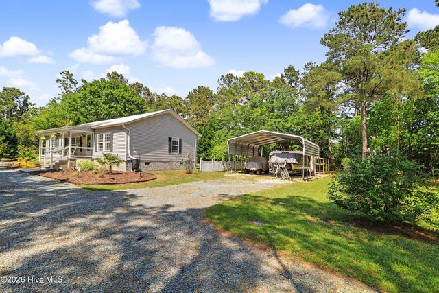 503 Groves Point Drive, Hampstead, NC 28443