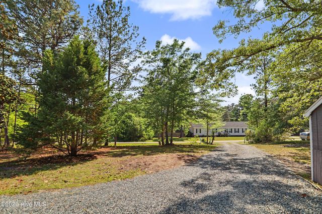 503 Groves Point Drive, Hampstead, NC 28443