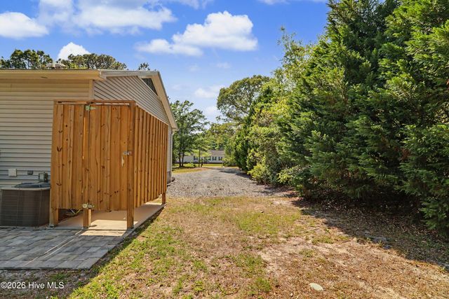 503 Groves Point Drive, Hampstead, NC 28443
