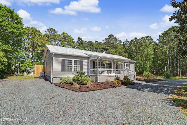 503 Groves Point Drive, Hampstead, NC 28443