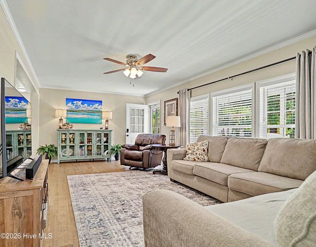 503 Groves Point Drive, Hampstead, NC 28443