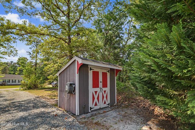 503 Groves Point Drive, Hampstead, NC 28443