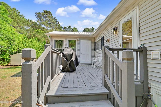 503 Groves Point Drive, Hampstead, NC 28443
