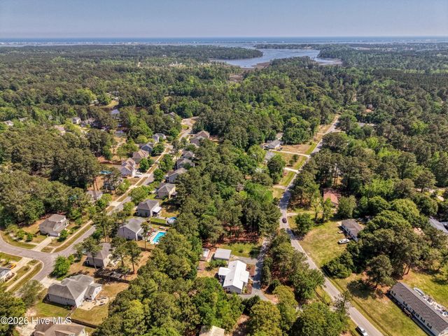 503 Groves Point Drive, Hampstead, NC 28443