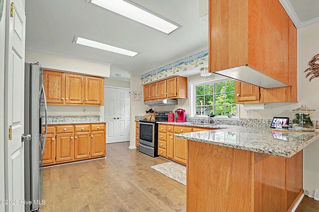 503 Groves Point Drive, Hampstead, NC 28443