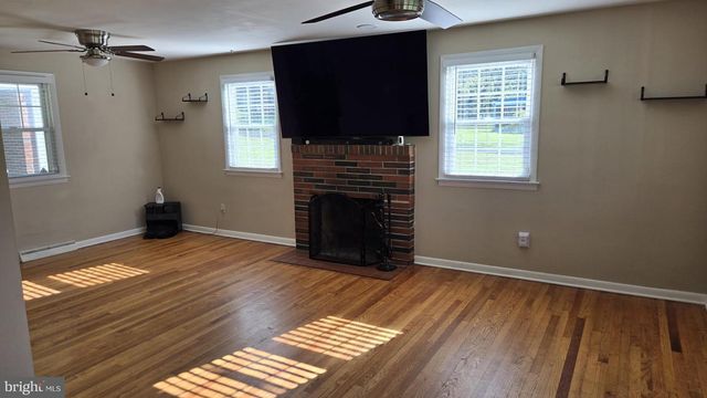 18 HOOD DR, Bridgeton, NJ 08302