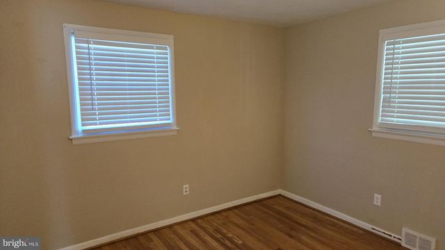 18 HOOD DR, Bridgeton, NJ 08302