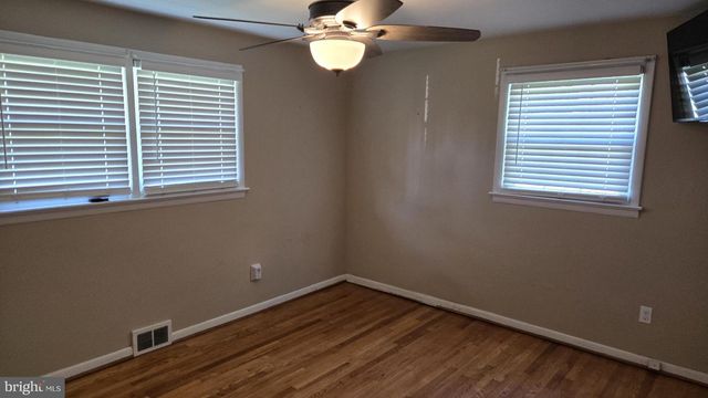 18 HOOD DR, Bridgeton, NJ 08302