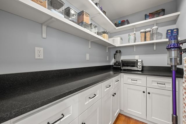 256 Robbins St, Milton, MA 02186