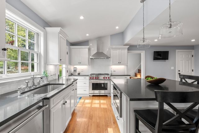 256 Robbins St, Milton, MA 02186