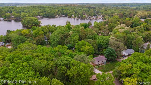 11520 WEIMAN Drive, Putnam Twp, MI 48169