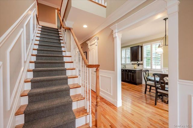 6 Villa Promenade, Bay Shore, NY 11706