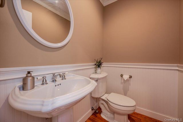 6 Villa Promenade, Bay Shore, NY 11706