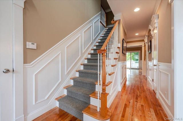 6 Villa Promenade, Bay Shore, NY 11706
