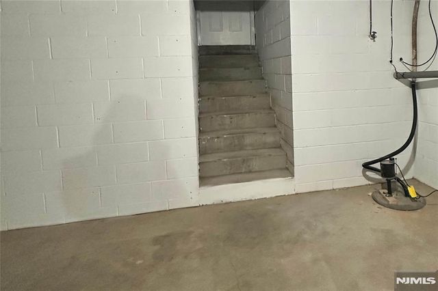 611 Snake Den Road, West Milford, NJ 07480