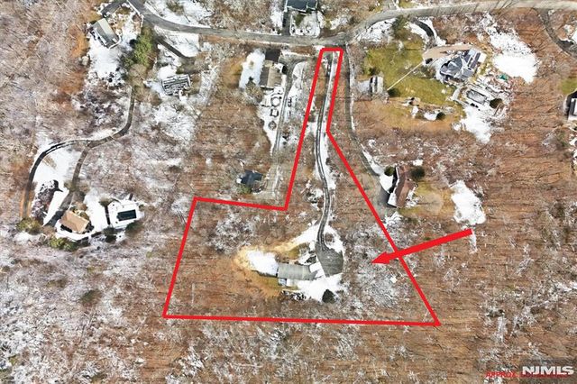 611 Snake Den Road, West Milford, NJ 07480