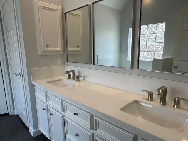 6835 Staffordshire Street, Houston, TX 77030