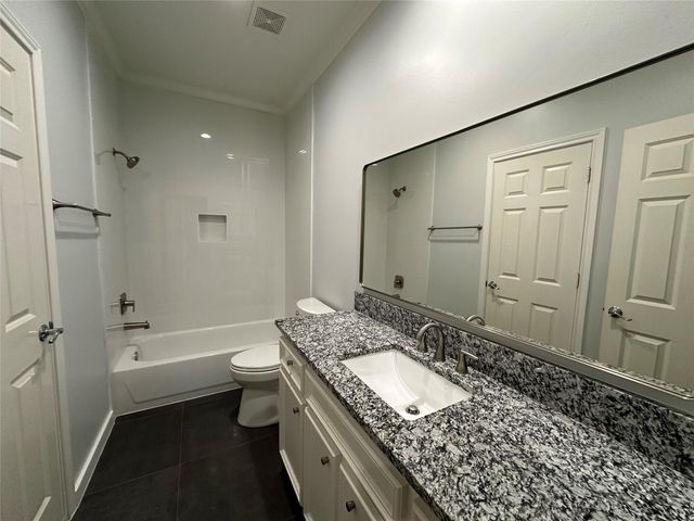 6835 Staffordshire Street, Houston, TX 77030