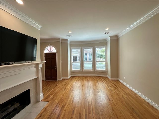 6835 Staffordshire Street, Houston, TX 77030