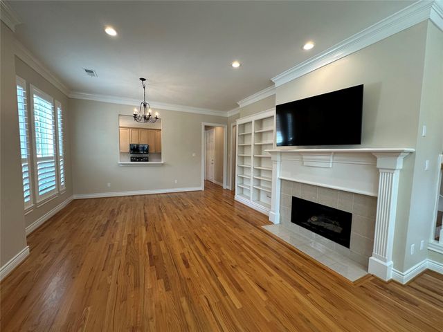 6835 Staffordshire Street, Houston, TX 77030