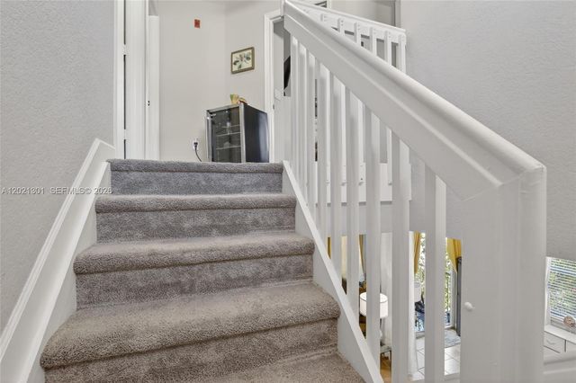 120 Jacaranda Country Club Dr 205, Plantation, FL 33324