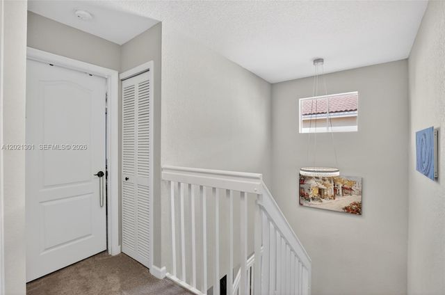 120 Jacaranda Country Club Dr 205, Plantation, FL 33324