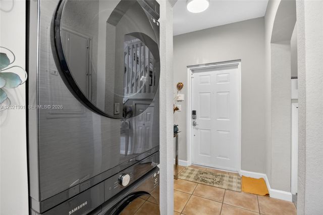 120 Jacaranda Country Club Dr 205, Plantation, FL 33324