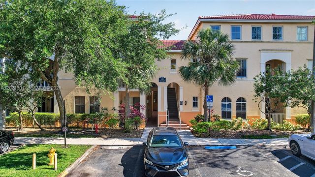 120 Jacaranda Country Club Dr 205, Plantation, FL 33324