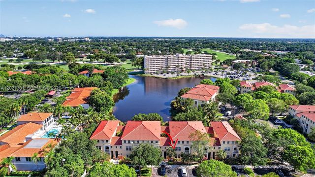 120 Jacaranda Country Club Dr 205, Plantation, FL 33324