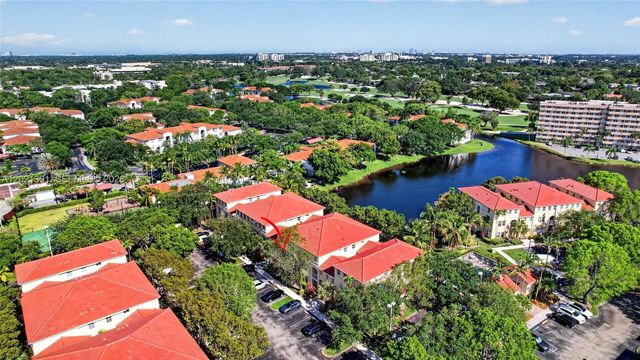 120 Jacaranda Country Club Dr 205, Plantation, FL 33324