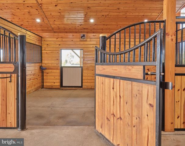 101 HARBOURTON WOODSVILLE RD, Pennington, NJ 08534