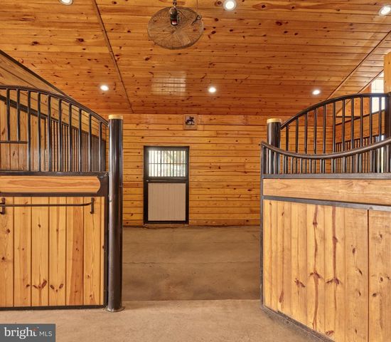 101 HARBOURTON WOODSVILLE RD, Pennington, NJ 08534