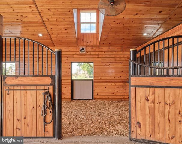 101 HARBOURTON WOODSVILLE RD, Pennington, NJ 08534