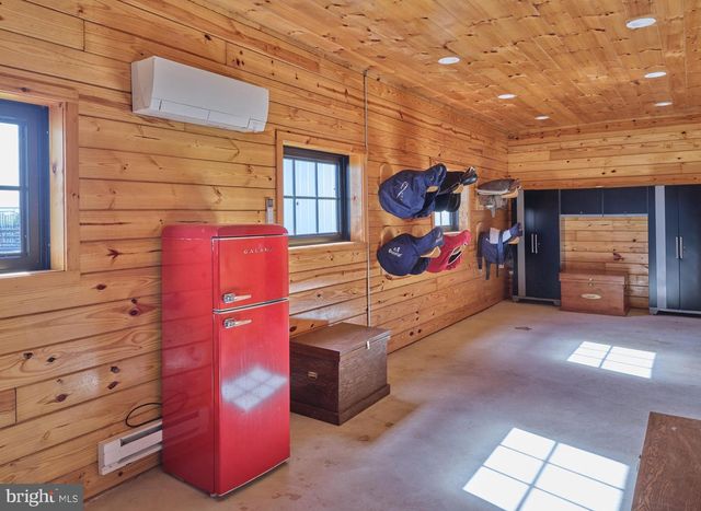 101 HARBOURTON WOODSVILLE RD, Pennington, NJ 08534
