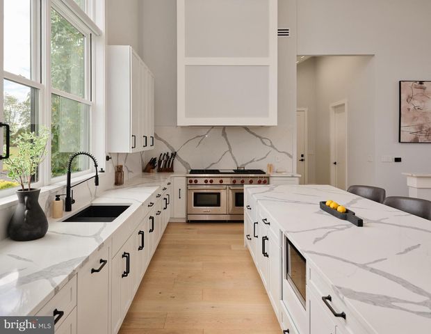 101 HARBOURTON WOODSVILLE RD, Pennington, NJ 08534