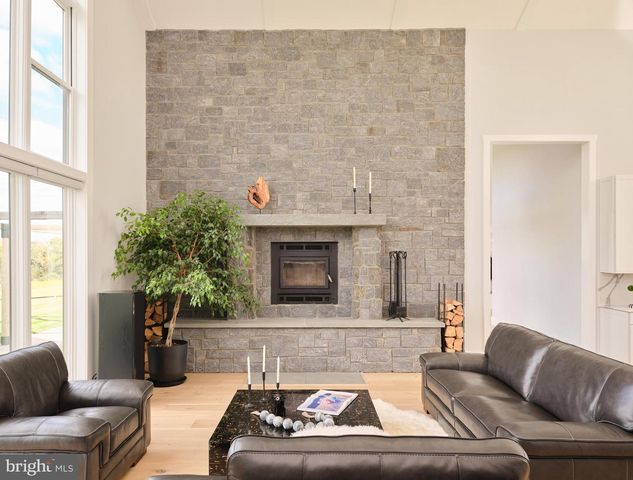 101 HARBOURTON WOODSVILLE RD, Pennington, NJ 08534