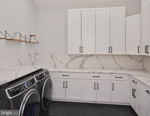 101 HARBOURTON WOODSVILLE RD, Pennington, NJ 08534