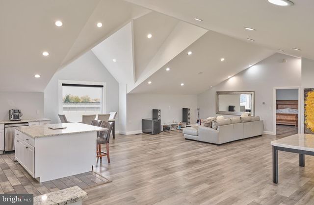101 HARBOURTON WOODSVILLE RD, Pennington, NJ 08534