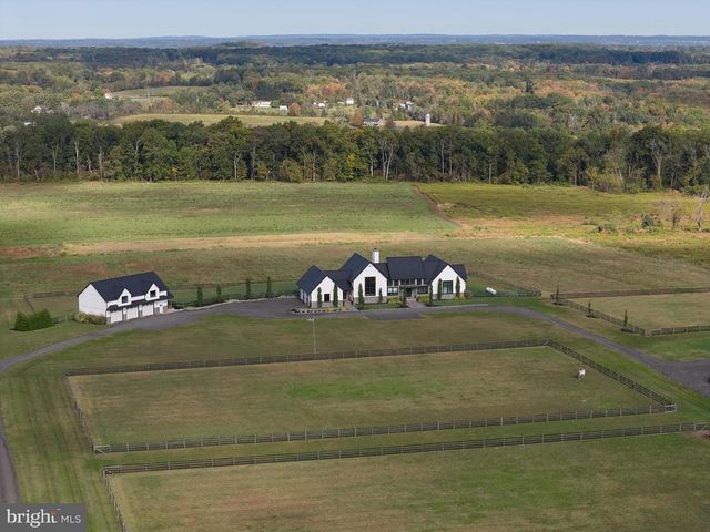 101 HARBOURTON WOODSVILLE RD, Pennington, NJ 08534