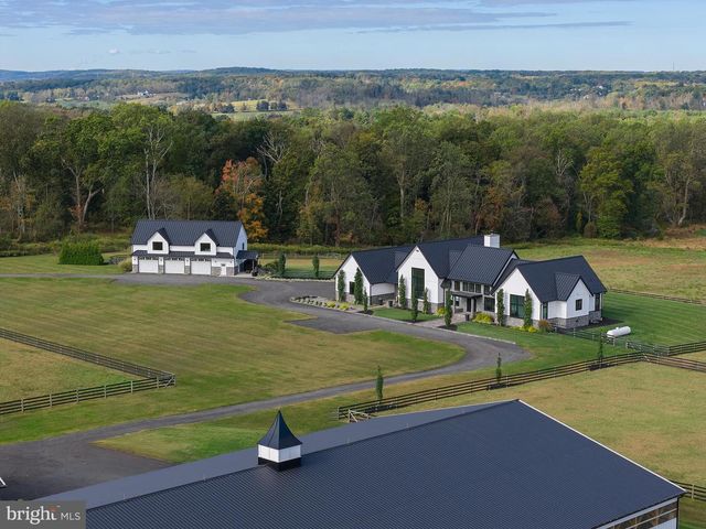 101 HARBOURTON WOODSVILLE RD, Pennington, NJ 08534