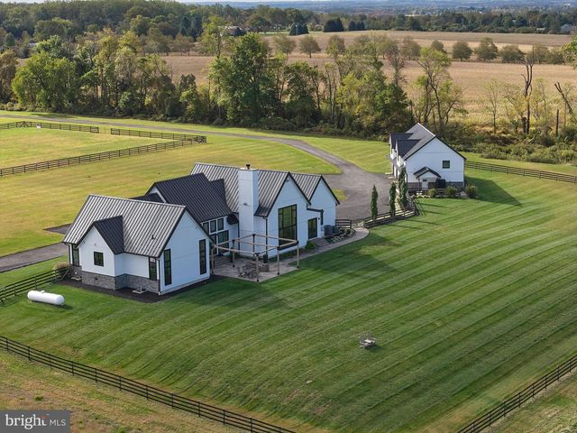 101 HARBOURTON WOODSVILLE RD, Pennington, NJ 08534