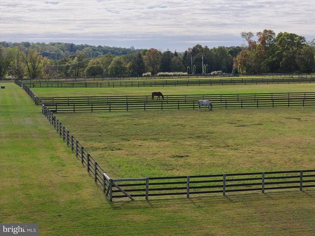 101 HARBOURTON WOODSVILLE RD, Pennington, NJ 08534